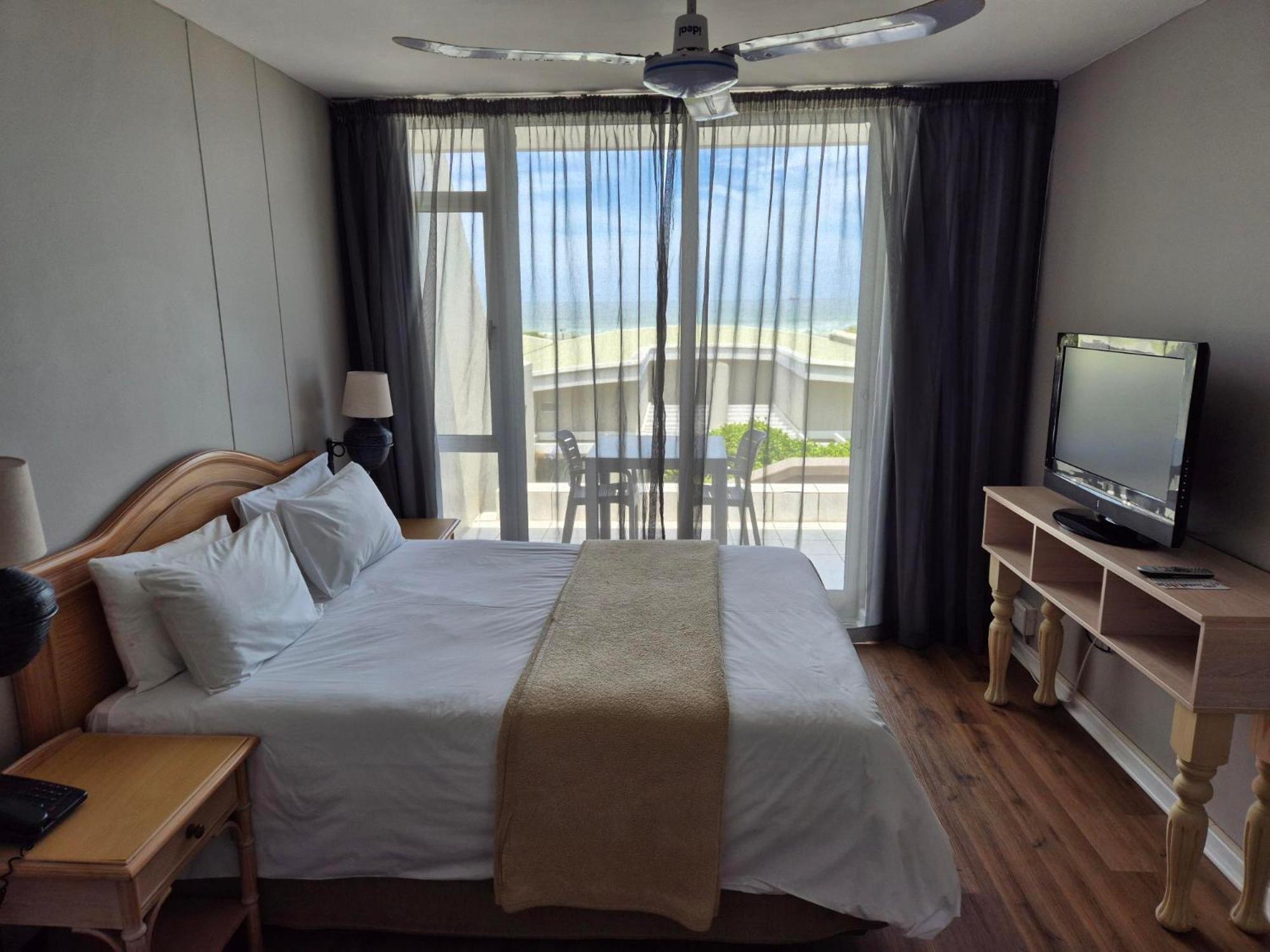 Dolphin Beach Hotel Self Catering Apartments Bloubergstrand Exterior photo